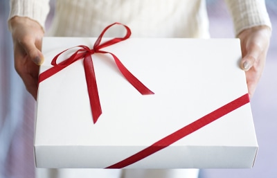 【 gift 】クリスマス限定赤リボンラッピング｜大切な贈りものを、忘れられない贈りものに